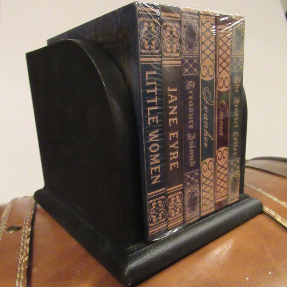 New Victorian Trading Co. Coaster Set & Holder Resembling Miniature Book Library - Picture 3 of 14